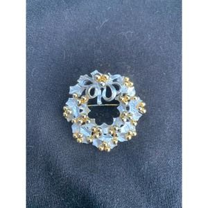Vintage White Holly Wreath Brooch, Figural Enameled Gold Tone Costume Jewelry